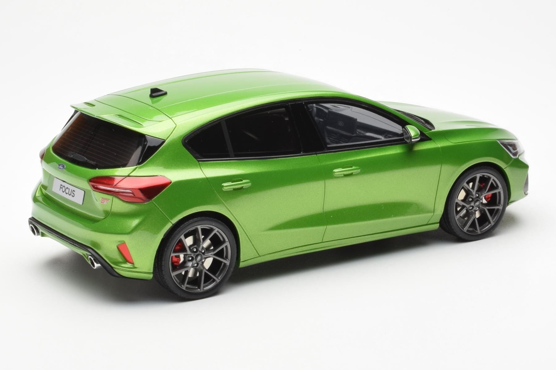 Ford Focus Mk5 ST Phase 2 Mean Zielony Otto 1:18 OT450 Żywica — zdjęcie 2 z 6