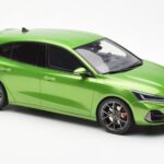 Ford Focus Mk5 ST Phase 2 Mean Zielony Otto 1:18 OT450 - image 4 of 6