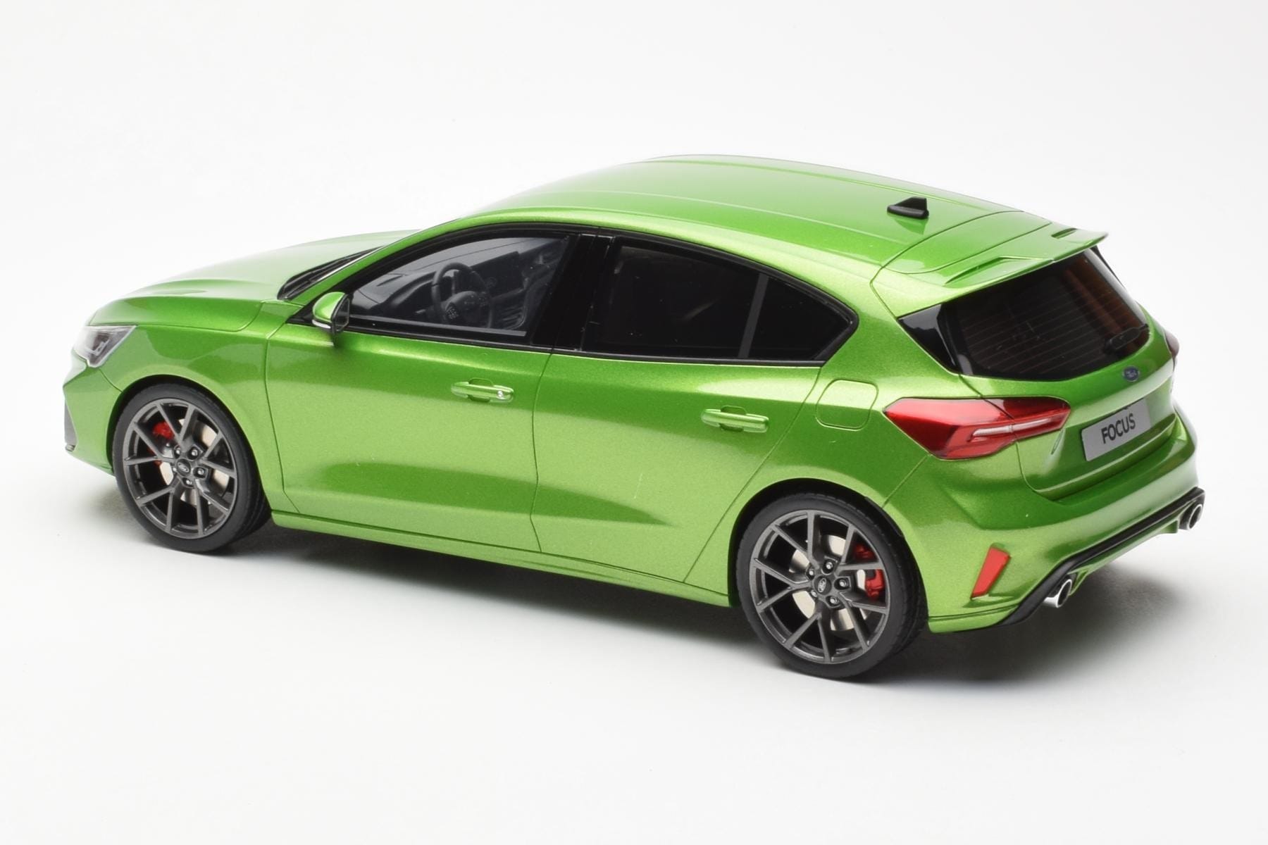 Ford Focus Mk5 ST Phase 2 Mean Zielony Otto 1:18 OT450 Żywica — zdjęcie 5 z 6