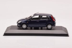 Ford Fusion Niebieski Minichamps 1:43 403082205