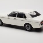 Ford Granada Mk1 Biały MCG 1:18 MCG18395 - image 5 of 6