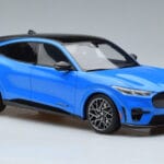 Ford Mustang Mach-E GT Performance Niebieski Otto 1:18 OT414 Żywica - image 4 of 6