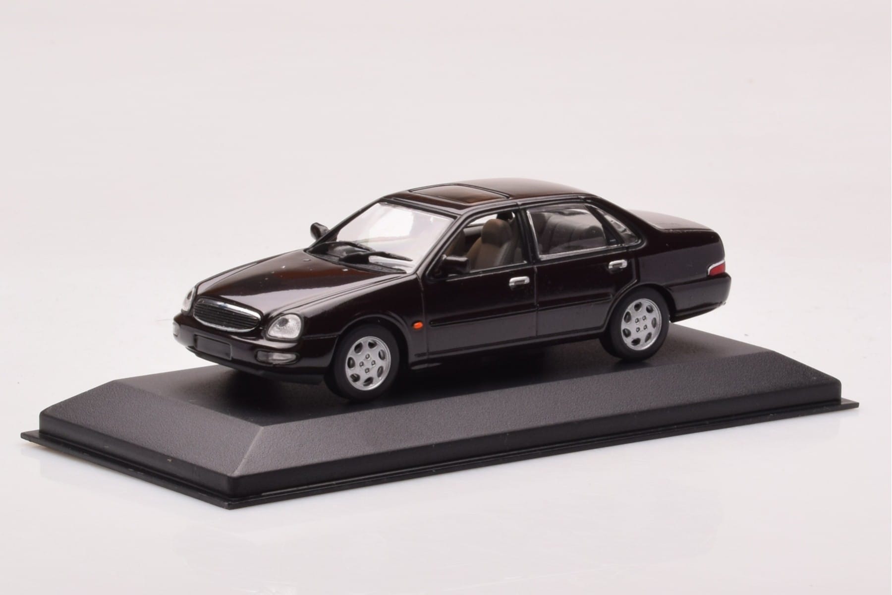 Ford Scorpio Czarny Minichamps 1:43 430084001 Metal — zdjęcie 2 z 4
