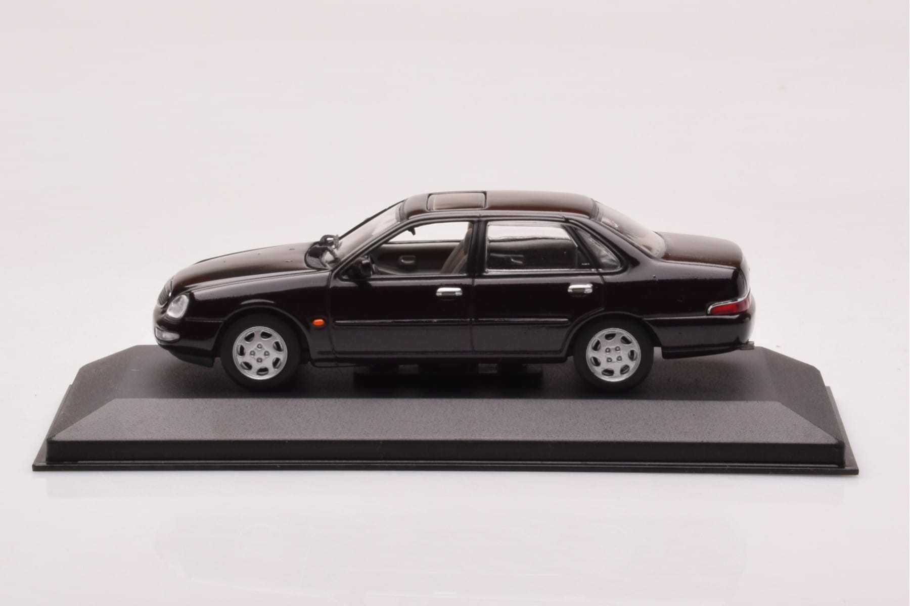 Ford Scorpio Czarny Minichamps 1:43 430084001 Metal