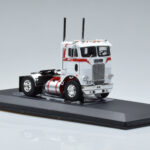 Freightliner COE Biały IXO 1:43 TR128 - image 4 of 6