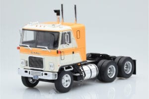 GMC Astro 95 Beżowy Biały IXO 1:43 TR167