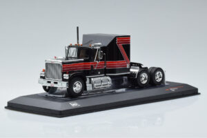 GMC General Czerwony Czarny IXO 1:43 TR102