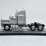 GMC General SBFA Srebrny IXO 1:43 - image 3 of 6