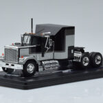 GMC General Srebrny Czarny IXO 1:43 TR117