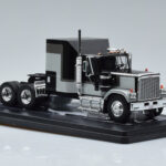 GMC General Srebrny Czarny IXO 1:43 TR117 - image 4 of 6