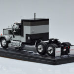 GMC General Srebrny Czarny IXO 1:43 TR117 - image 5 of 6
