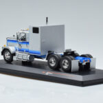 GMC General Srebrny IXO 1:43 TR079 - image 5 of 6