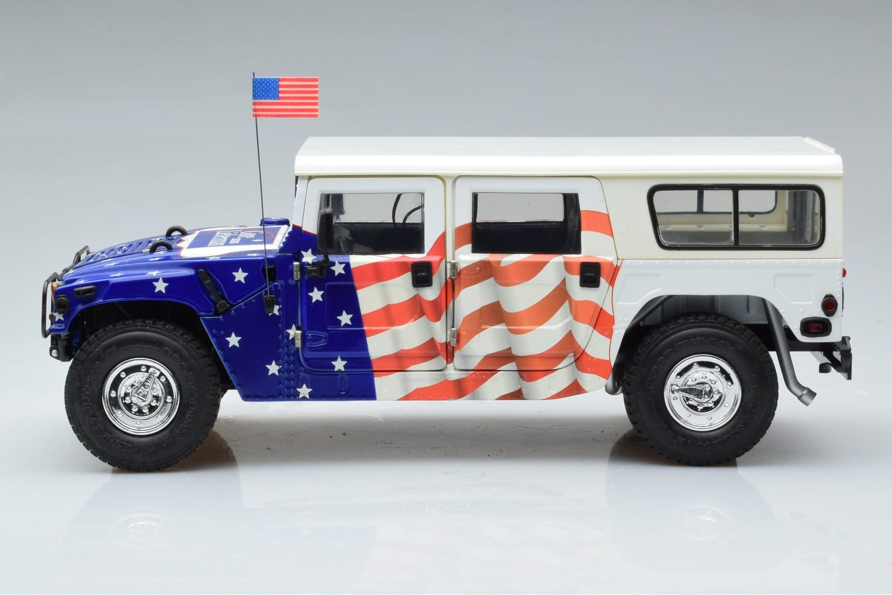 Hummer H1 General Gore-Lieberman USA 2000 Exoto 1:18 EX01807 Metal — zdjęcie 4 z 7