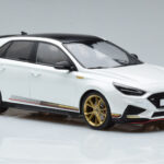Hyundai i30 N PD Atlas Biały MCG 1:18 - image 4 of 6