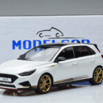 Hyundai i30 N PD Atlas Biały MCG 1:18 - image 6 of 6