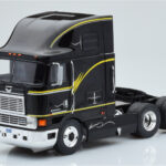 International Eagle Cabover Czarny IXO 1:43