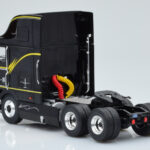 International Eagle Cabover Czarny IXO 1:43 - image 4 of 5