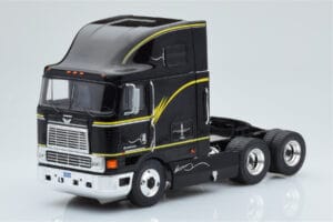 International Eagle Cabover Czarny IXO 1:43 TR169