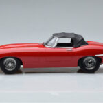 Jaguar E-Type Series 1 Roadster Czerwony KK-Scale 1:18 - image 3 of 6