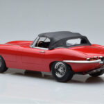 Jaguar E-Type Series 1 Roadster Czerwony KK-Scale 1:18 - image 5 of 6