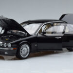 Jaguar XJ6 X350 Ebony Czarny Almost Real 1:18 - image 2 of 11