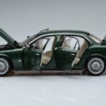 Jaguar XJ6 X350 Racing Zielony Almost Real 1:18 - image 4 of 13