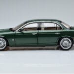 Jaguar XJ6 X350 Racing Zielony Almost Real 1:18 - image 5 of 13