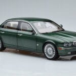 Jaguar XJ6 X350 Racing Zielony Almost Real 1:18 - image 6 of 13