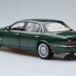Jaguar XJ6 X350 Racing Zielony Almost Real 1:18 - image 7 of 13