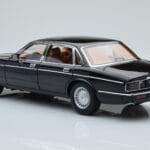 Jaguar XJ6 XJ40 Ebony Czarny Almost Real 1:18 - image 7 of 11