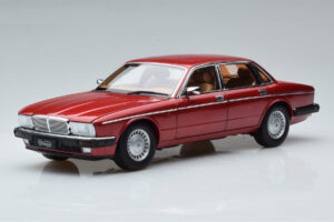 Jaguar XJ6 XJ40 Flamenco Czerwony Almost Real 1:18