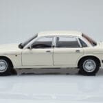Jaguar XJ6 XJ40 Glacier Biały Almost Real 1:18 - image 4 of 11