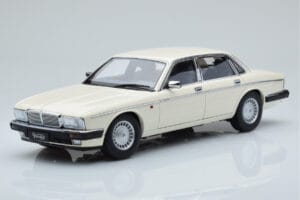 Jaguar XJ6 XJ40 Glacier Biały Almost Real 1:18 810542