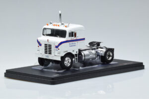 Kenworth Bullnose Ross Mackie Transport Biały IXO 1:43 TR063