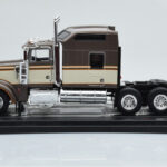 Kenworth W900 Brązowy IXO 1:43 - image 2 of 4