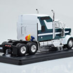 Kenworth W900 Zielony Biały IXO 1:43 - image 2 of 6