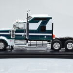 Kenworth W900 Zielony Biały IXO 1:43 - image 3 of 6