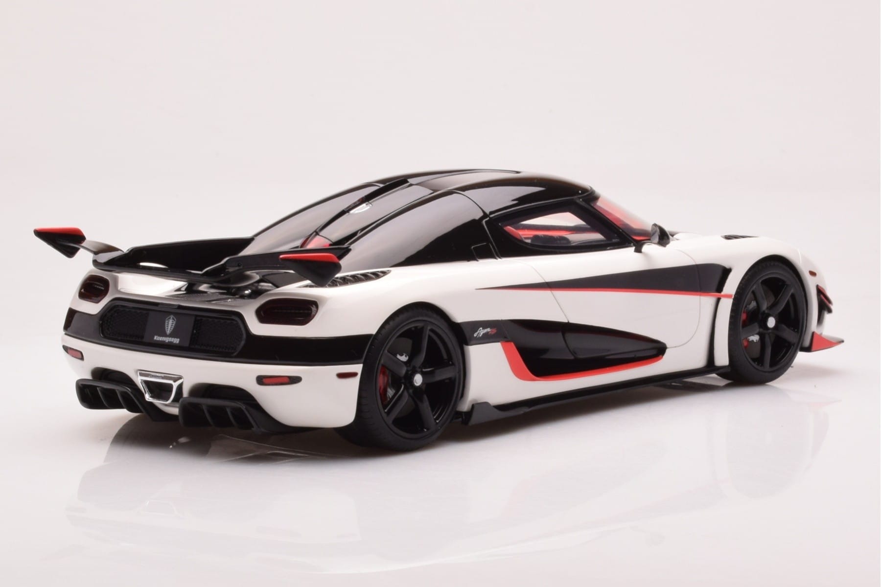 Koenigsegg Agera RS Arctic Biały GT Spirit 1:18 GT877 Żywica — zdjęcie 2 z 6