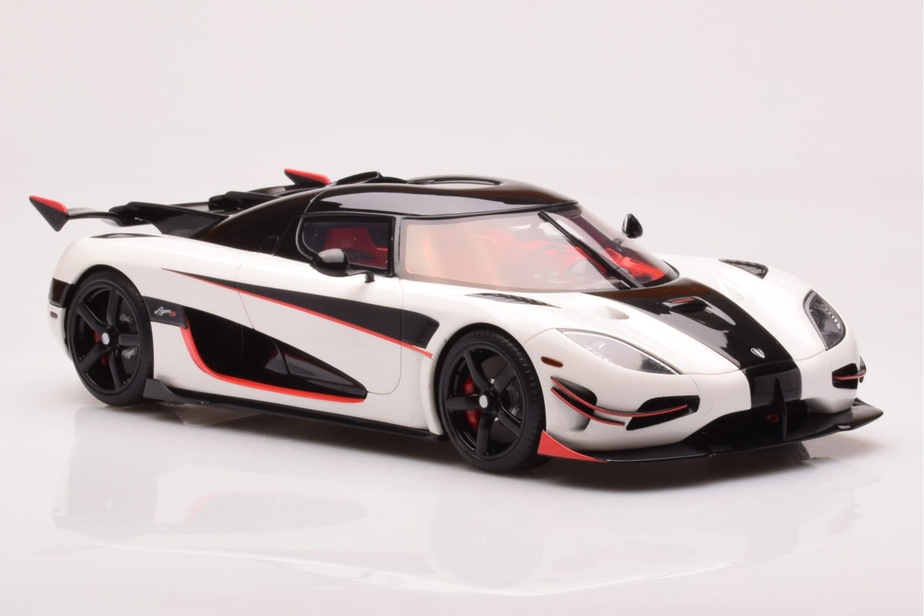 Koenigsegg Agera RS Arctic Biały GT Spirit 1:18 GT877 Żywica — zdjęcie 4 z 6