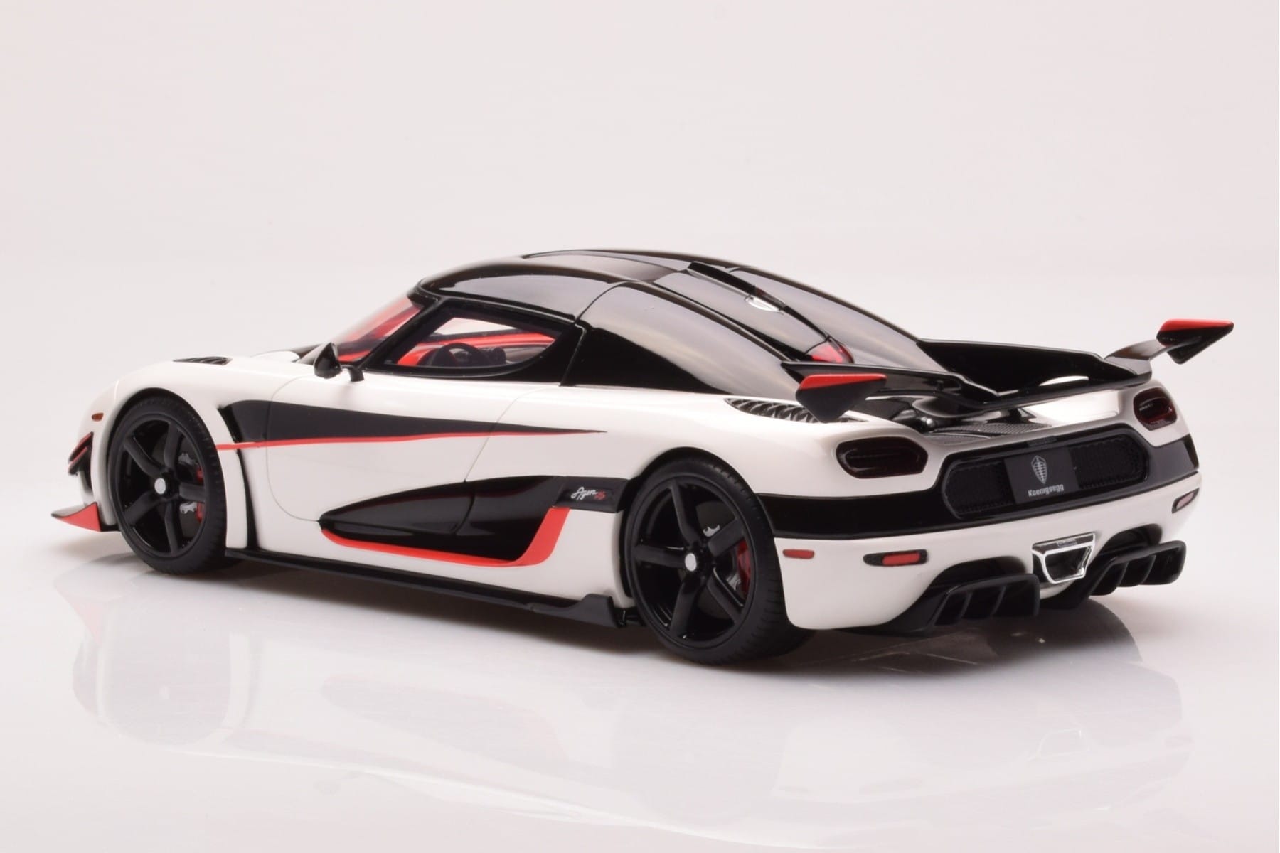 Koenigsegg Agera RS Arctic Biały GT Spirit 1:18 GT877 Żywica — zdjęcie 5 z 6