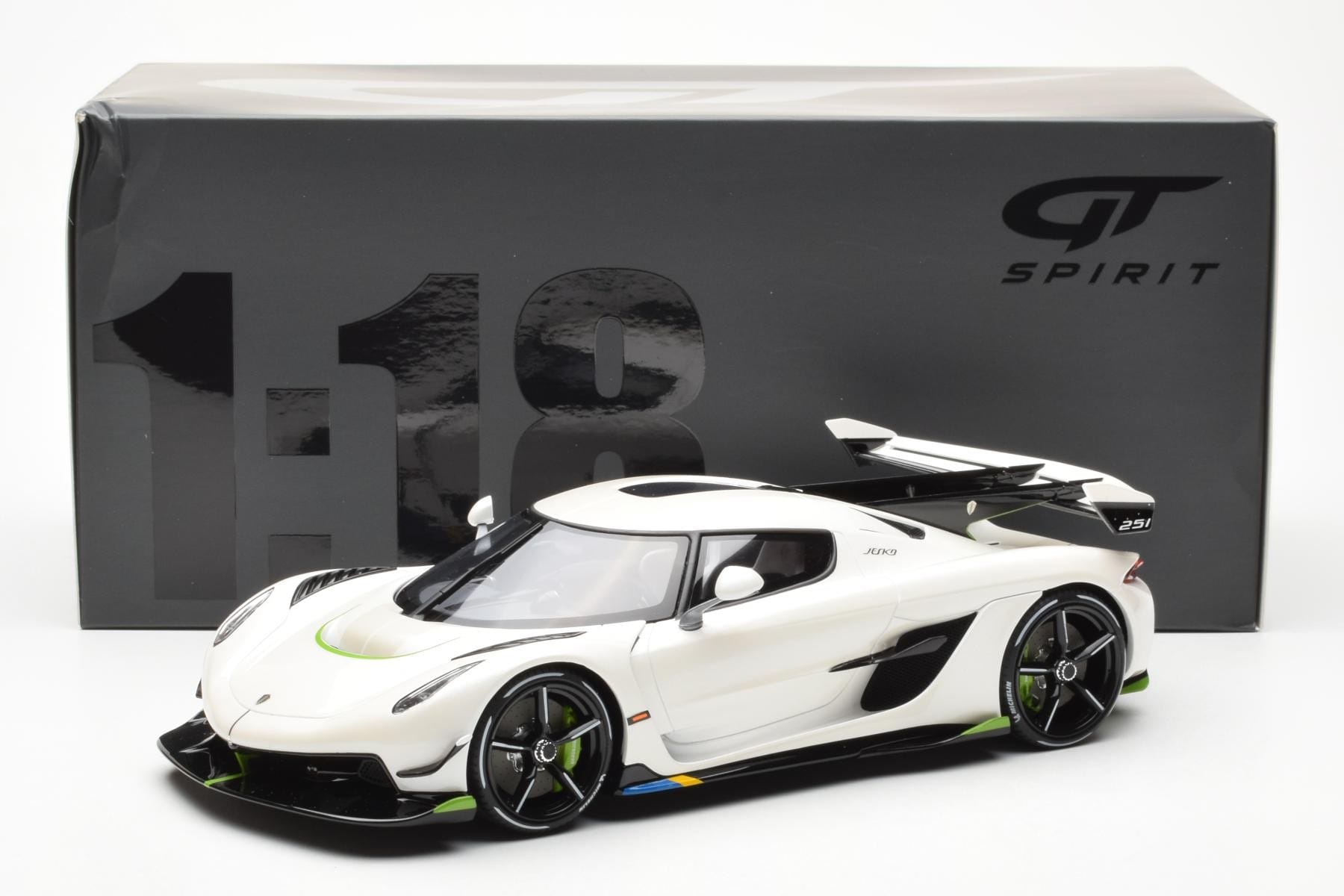 Koenigsegg Jesko Attack Biały GT Spirit 1:18 GT389 Żywica — zdjęcie 6 z 6