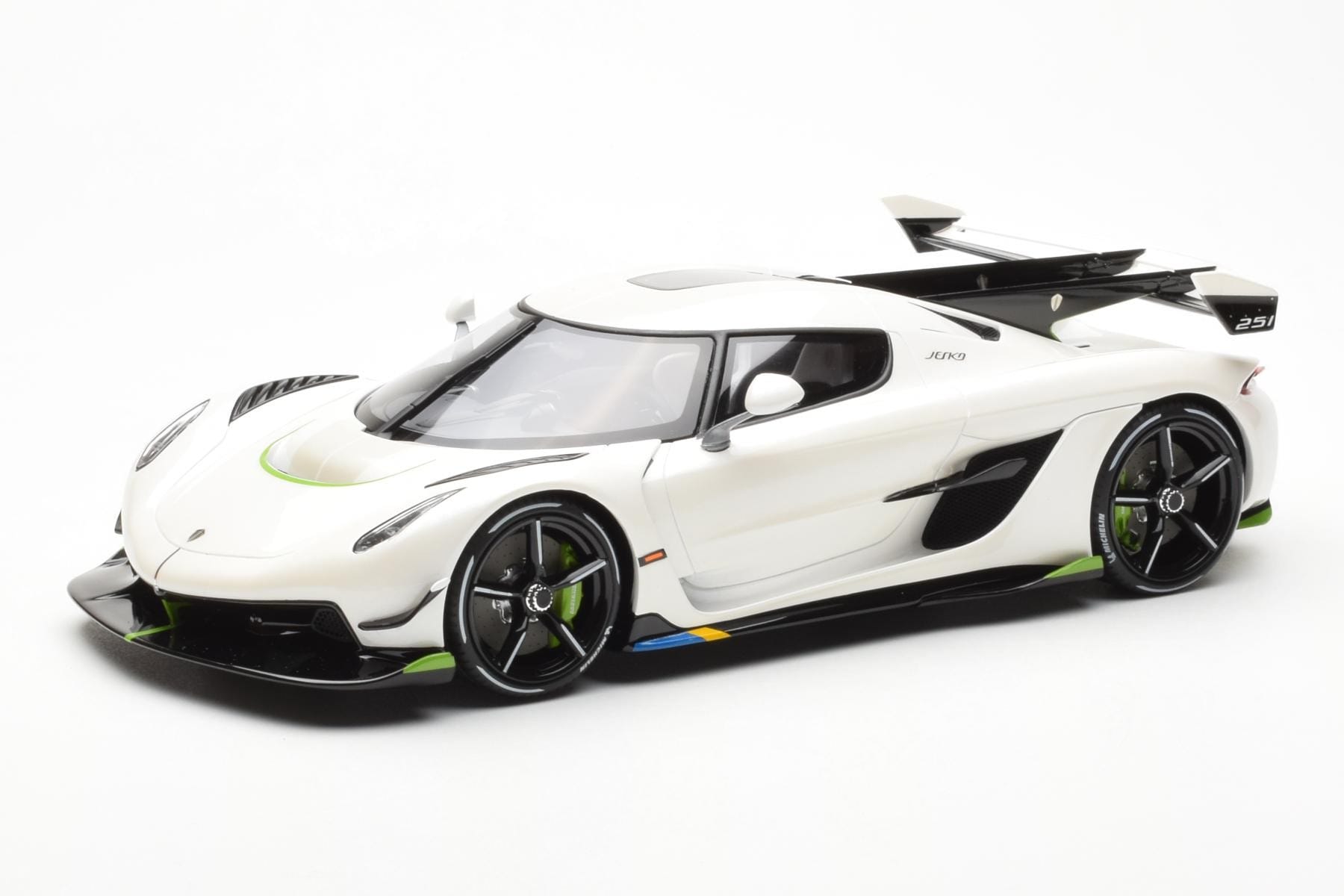 Koenigsegg Jesko Attack Biały GT Spirit 1:18 GT389 Żywica