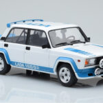 Lada 2105 VFTS Biały IXO 1:18 - image 4 of 6
