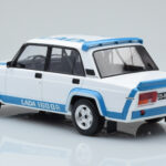 Lada 2105 VFTS Biały IXO 1:18 - image 5 of 6