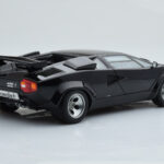 Lamborghini Countach LP5000S Czarny AUTOart 1:18 - image 4 of 10