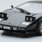 Lamborghini Countach LP5000S Czarny AUTOart 1:18 - image 8 of 10