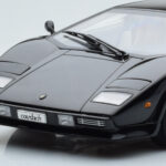 Lamborghini Countach LP5000S Czarny AUTOart 1:18 - image 9 of 10