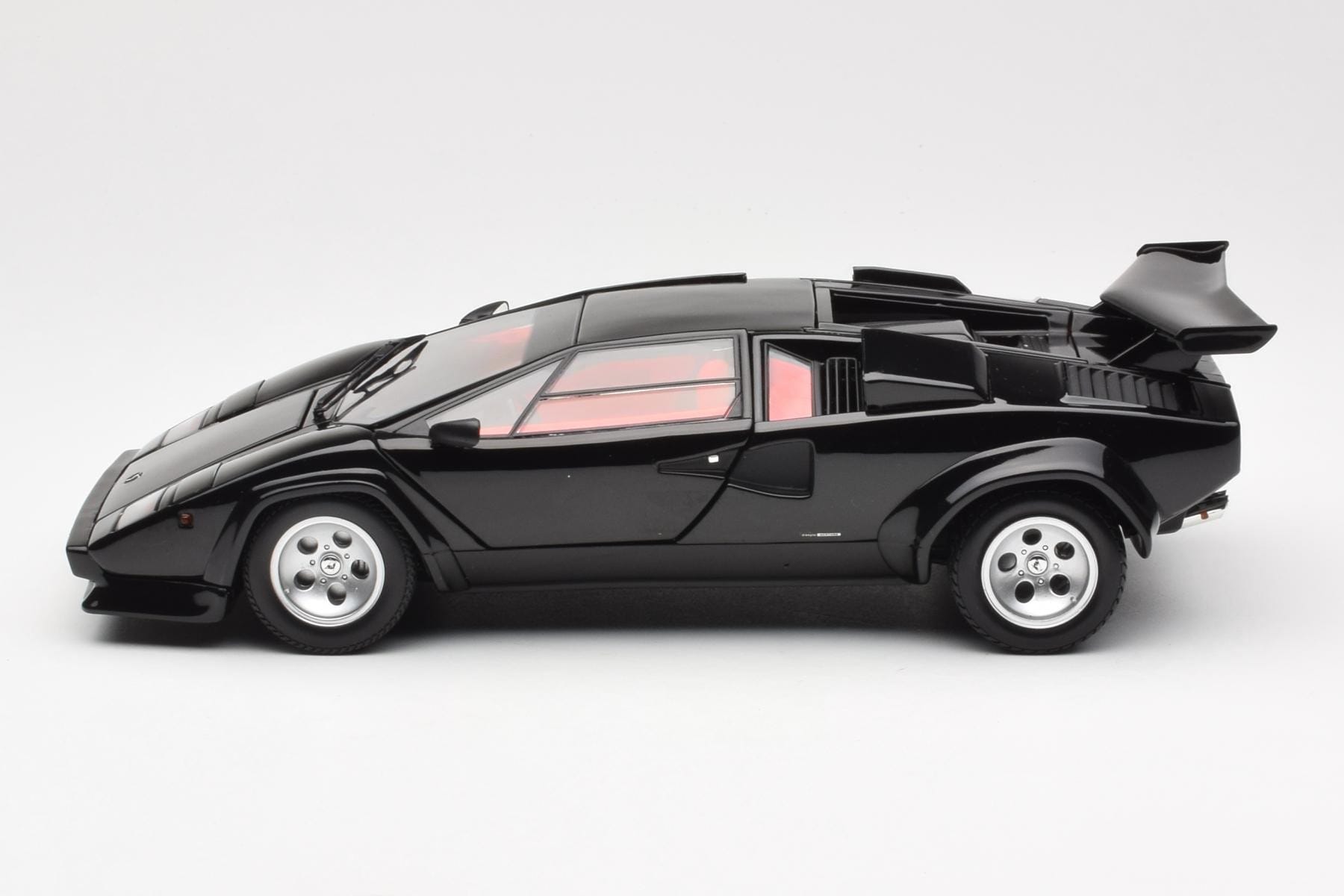 Lamborghini Countach LP 5000 Quattrovalvole Czarny Kyosho 1:18 08320BK Metal — zdjęcie 4 z 8