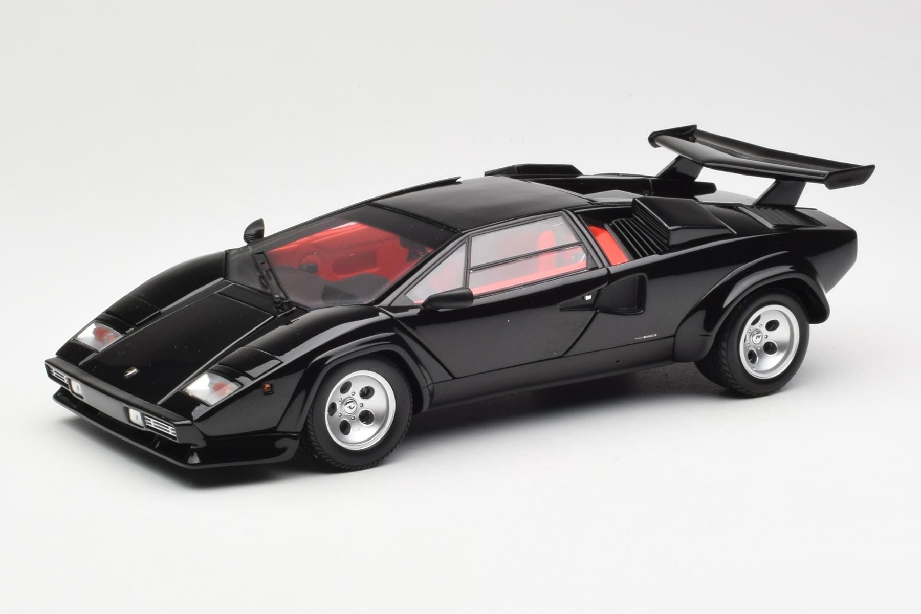 Lamborghini Countach LP 5000 Quattrovalvole Czarny Kyosho 1:18 08320BK Metal