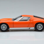 Lamborghini Miura SV Pomarańczowy AUTOart 1:18 - image 5 of 8